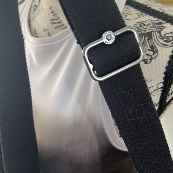 Kipling sling black and white abstract bag - Picture 9 of 10